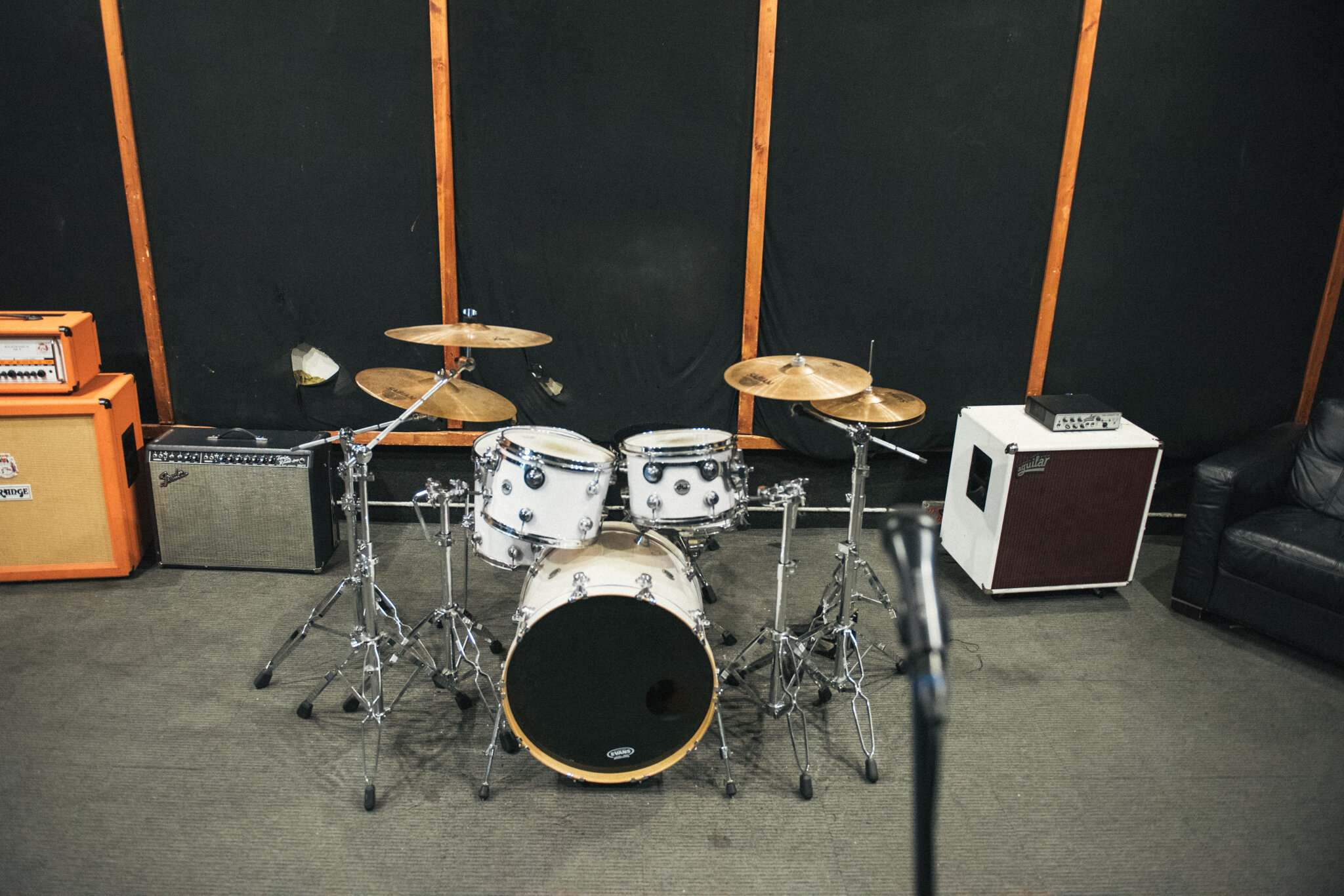 STUDIO A — AMP